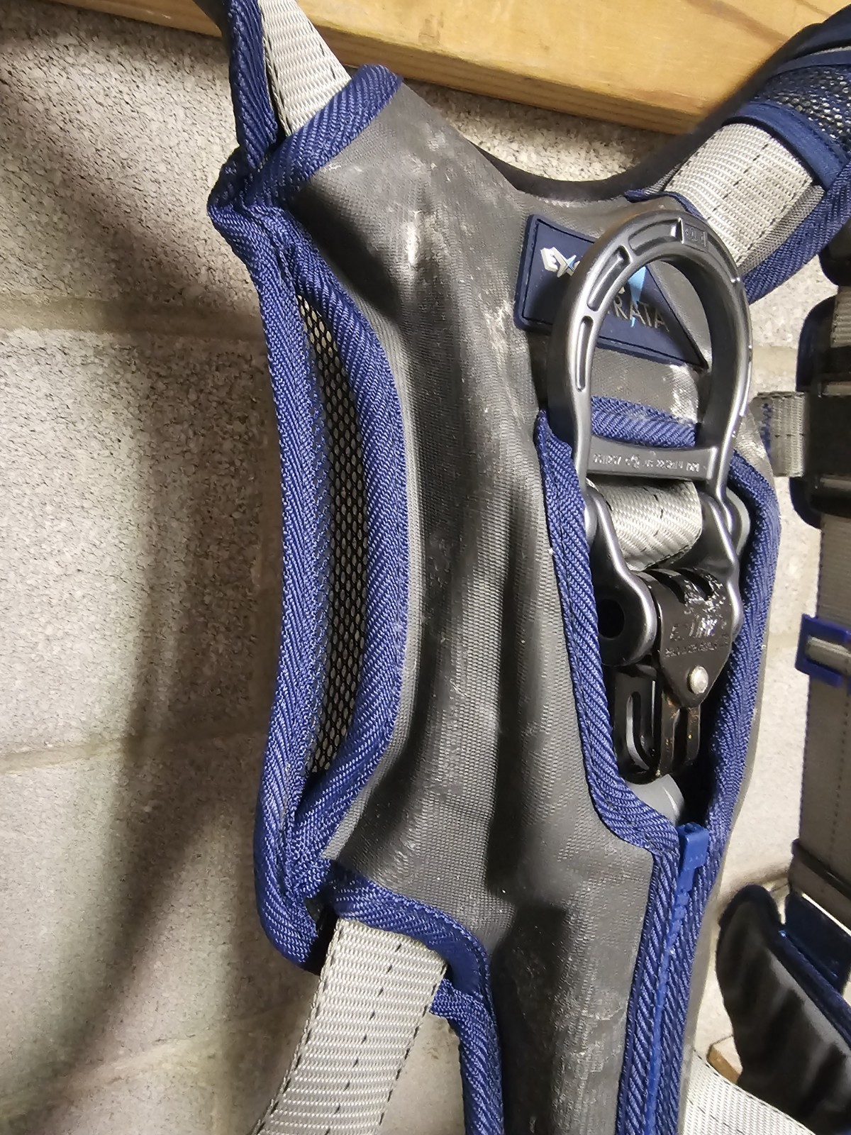 3M DBI-SALA EXOFIT STRATA XL FULL BODY HARNESS FALL PROTECTION XL BELT 1112538