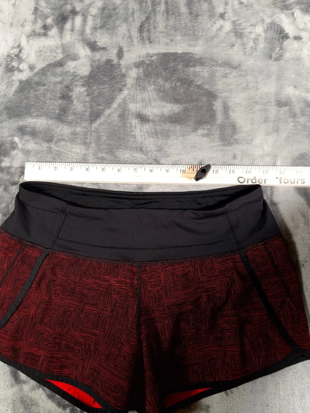 Lululemon Speed Shorts Womens Size 6 Red Black Geometric Running Athletic