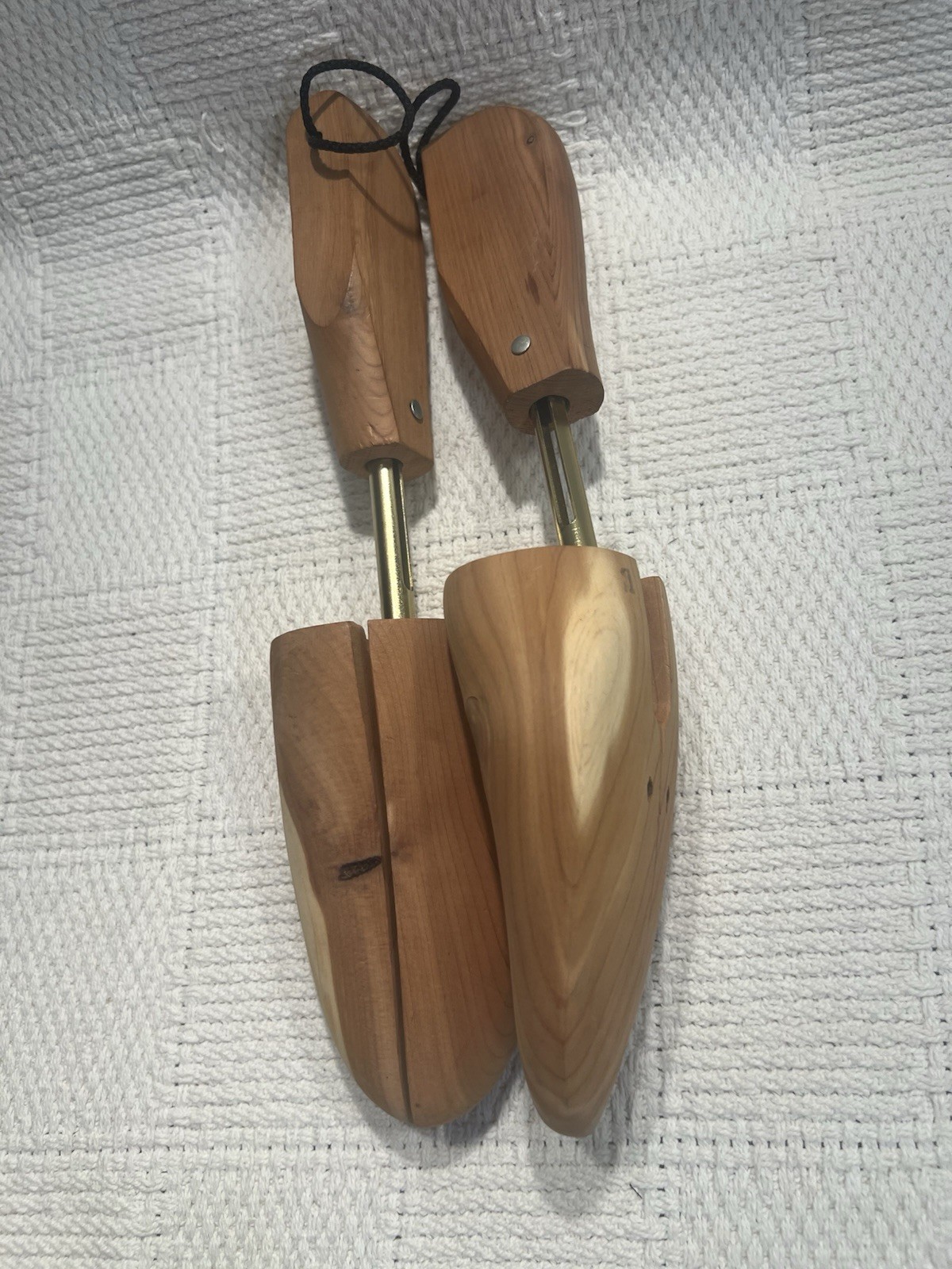 Adjustable Cedar Wood Shoe Stretchers - 12.5" Length x 3" Wide - Fits Men's 9-11