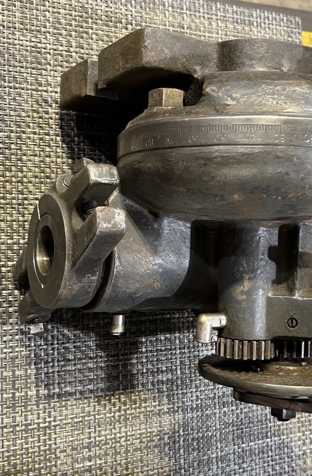 Van Norman Hand or Gear Drive Horizontal Swivel Dividing Head