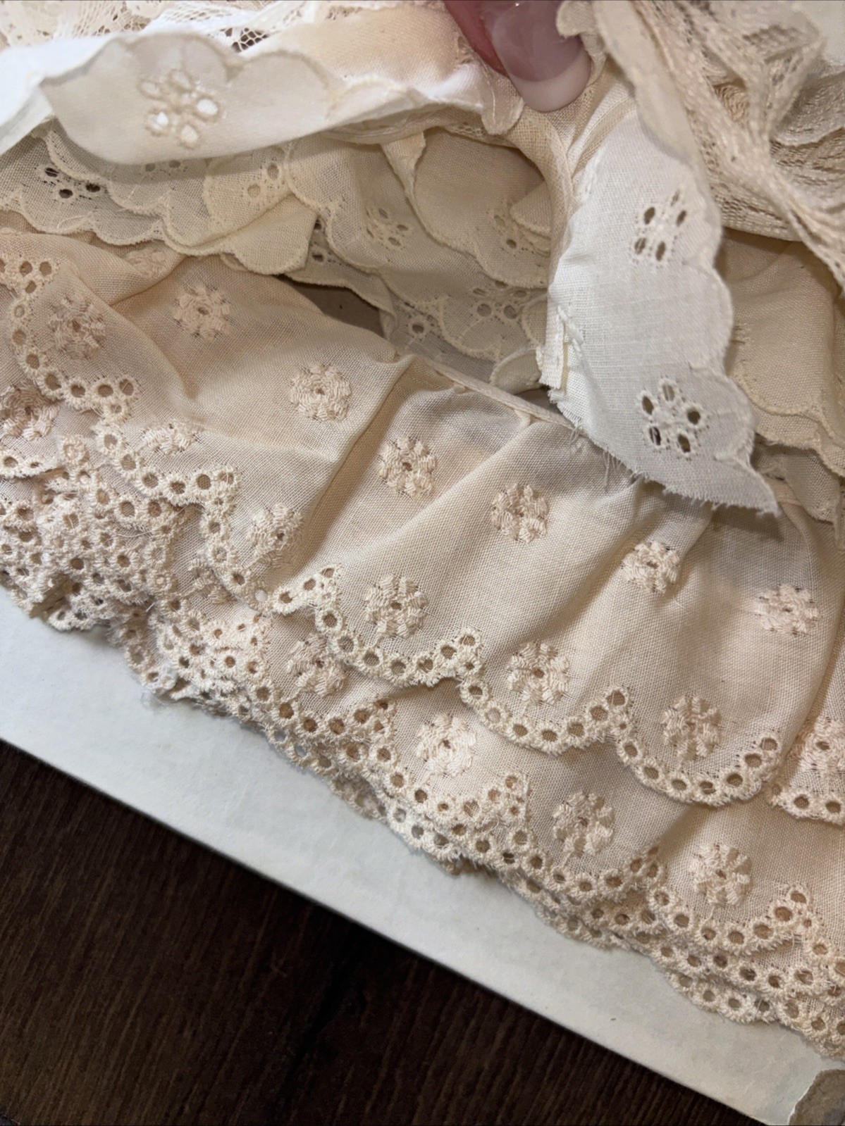 27 Yards Cream Off White Vintage Lace and Embroidery Crafts Sewing