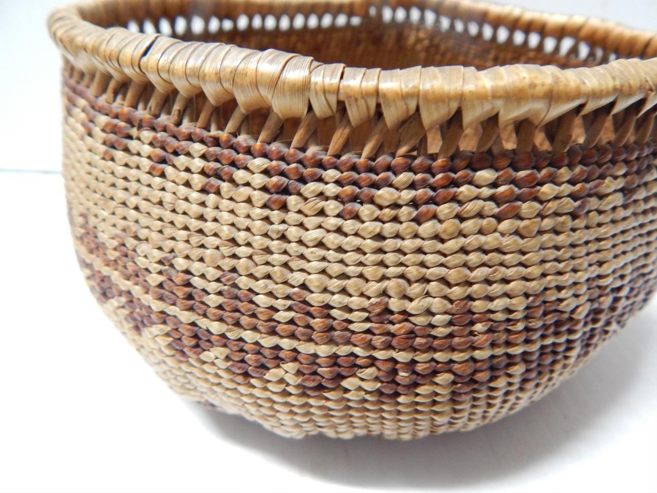 FINE ANTIQUE YUROK (HUPA) CALIFORNIA GIFT SIZED BASKET  - NICE EXAMPLE