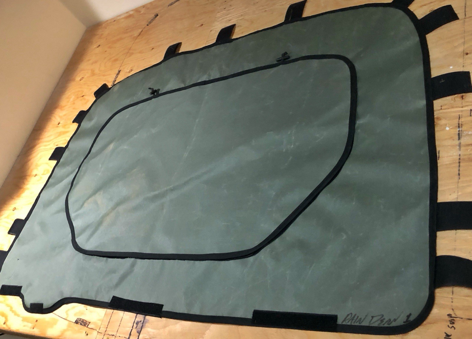 Honda Element -Half Moon- Privacy Bug Screen By Rain Dean