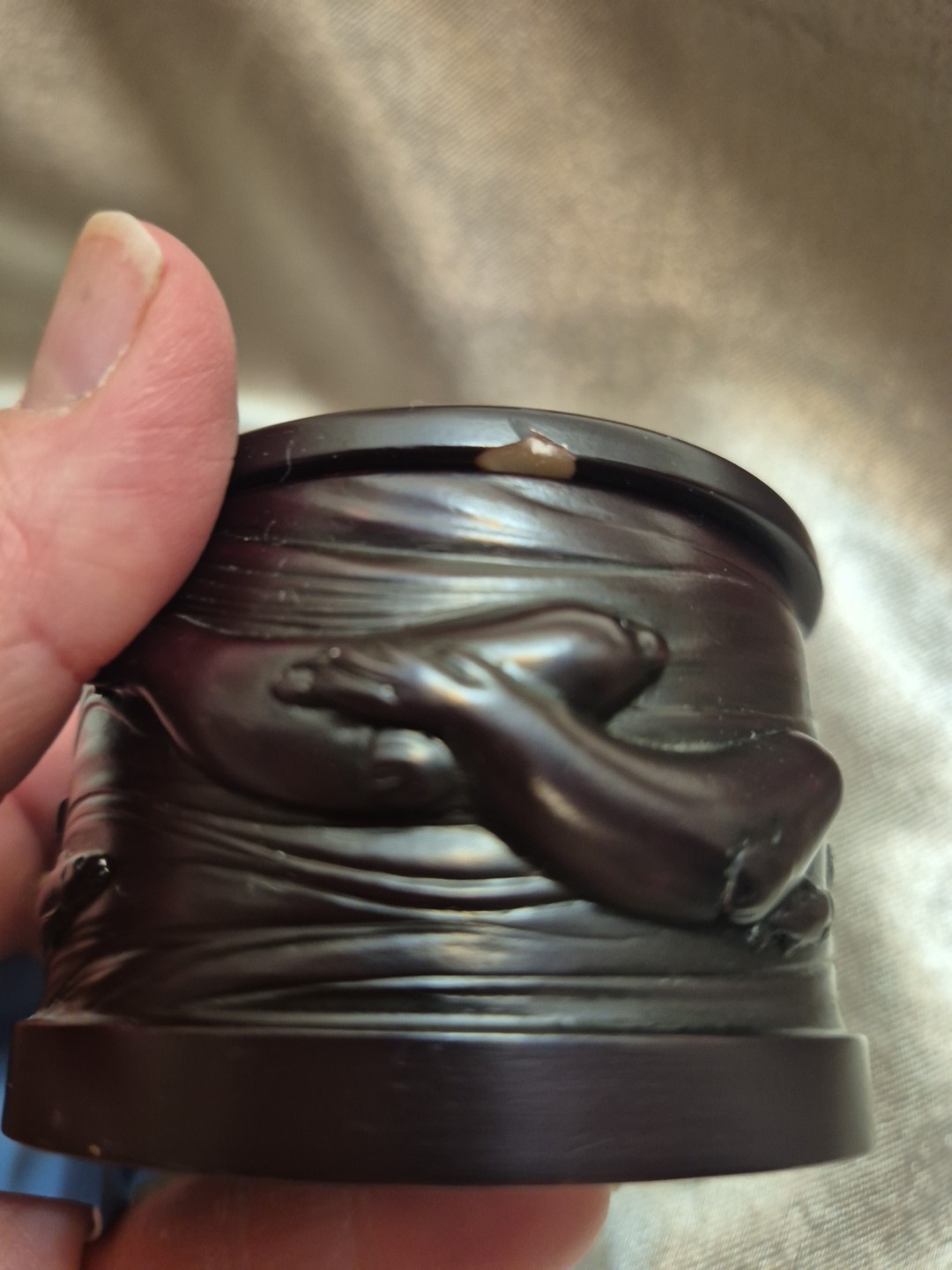 BLACK BOMA Canada Northwest Coast Whales Round Lidded Box CHIPPED