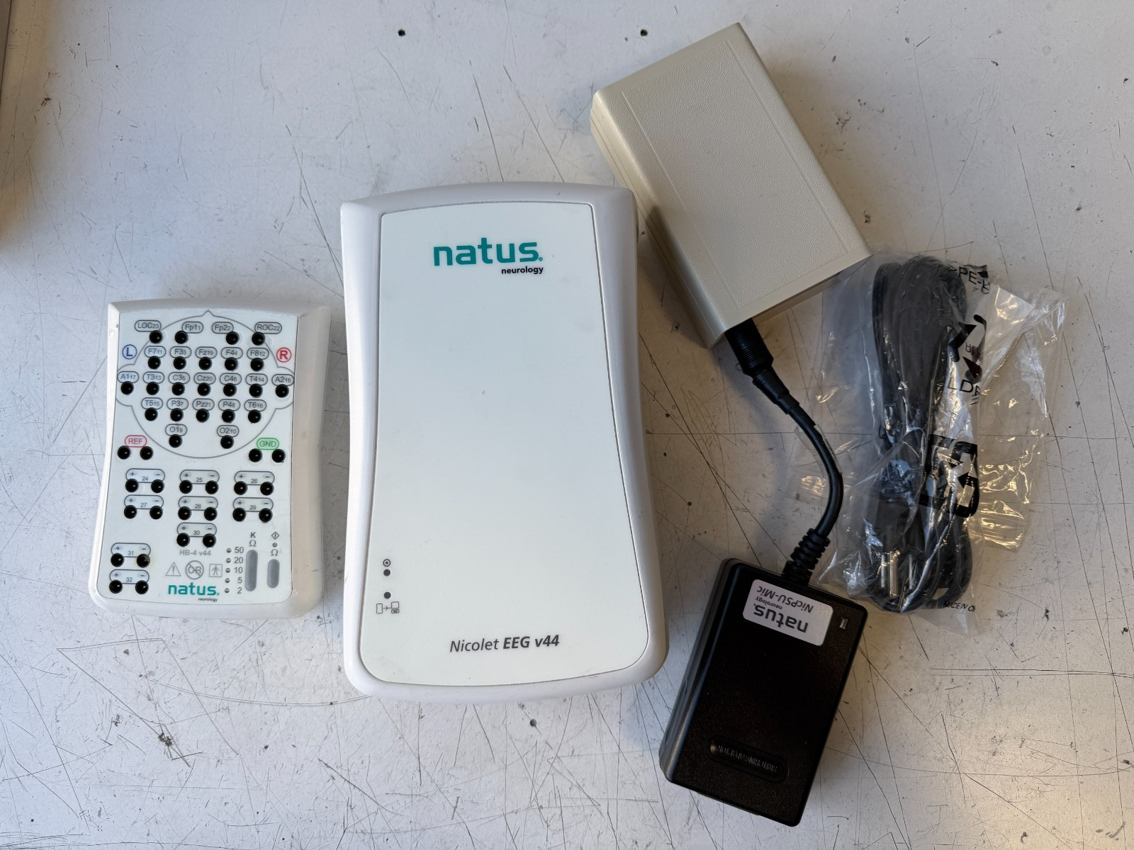 Natus Nicolet v44 EEG amplifier and headbox (HB-4 v44) w/Microphone/Power Supply