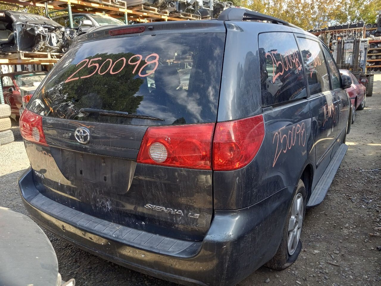 06-10 TOYOTA SIENNA LE ROOF DISPLAY DVD ENTERTAINMENT TV SCREEN