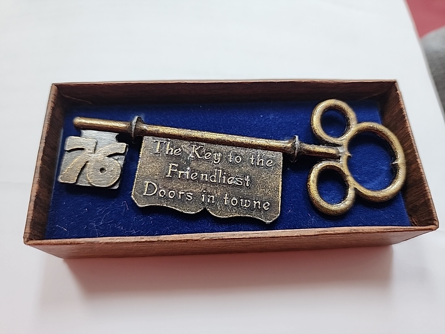 VINTAGE 1976 CENTENNIAL "PENNSYLVANIA TAVERN ASSOCIATION" KEY IN O.B.! Free Ship