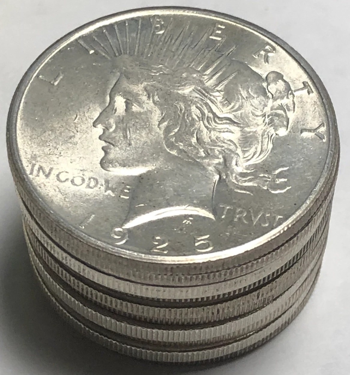 Lot of 5 1921-1935 US $1 Silver Peace D ollars, Mixed Dates & Mint Marks