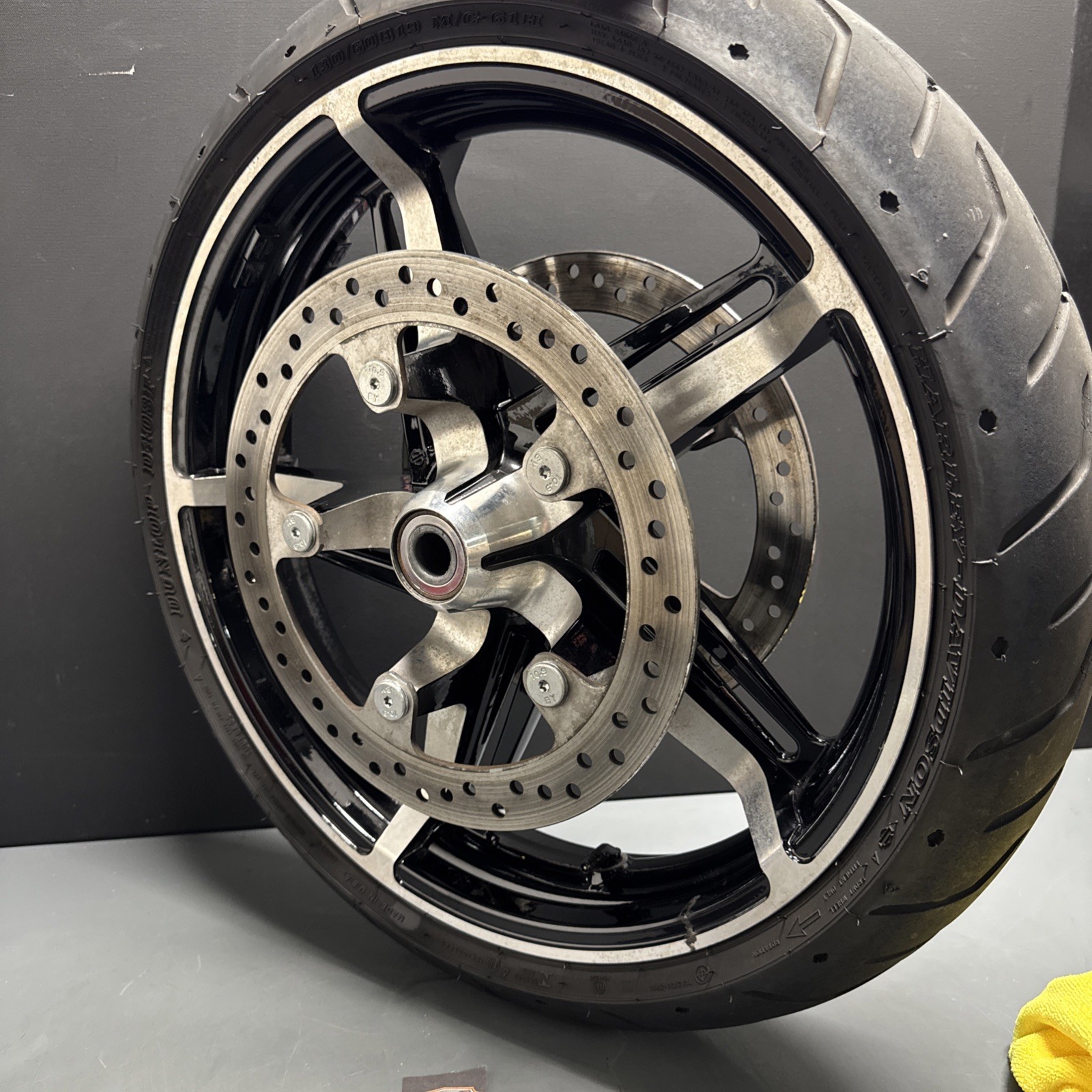 HARLEY TOURING HELIX 19x3.5 FRONT WHEEL ROTORS TIRE 43300926 41500158A 43100045