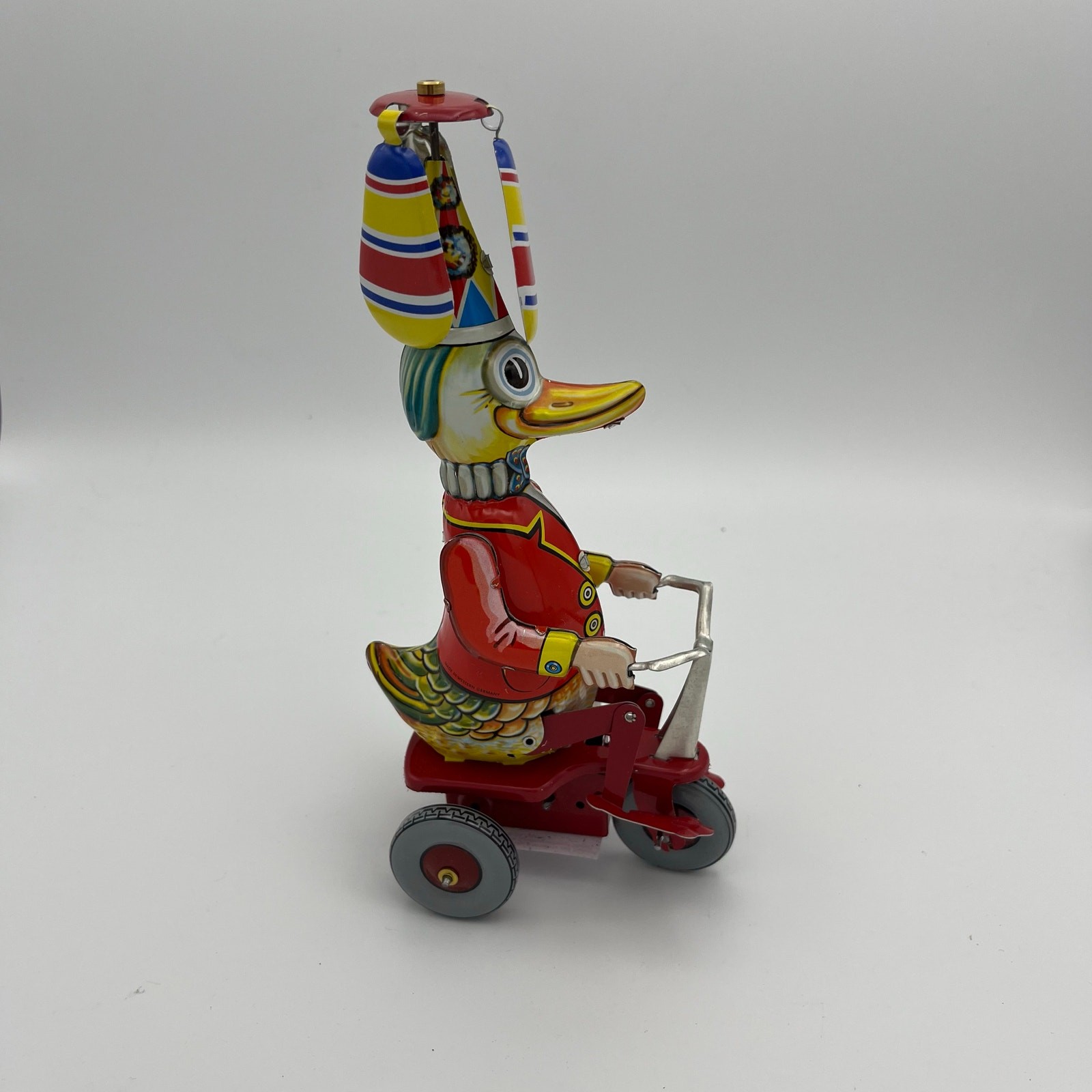 German Fahrende Ente Nurnberger Tin Toys Duck Riding Tricycle NR 284B