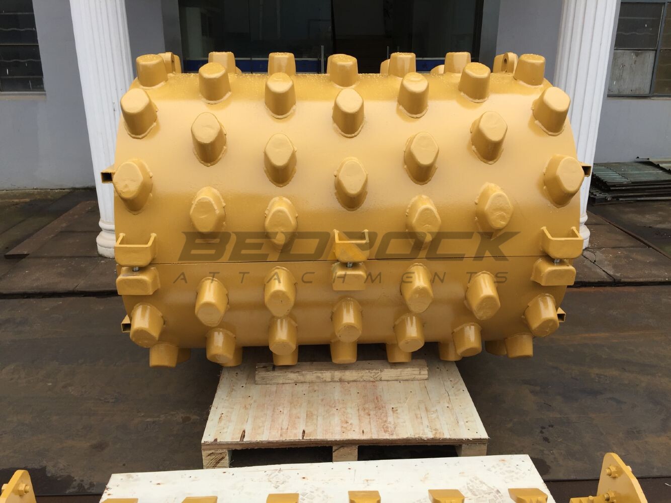 Pad Foot Shell Scraper bar fits CAT CS44B Roller