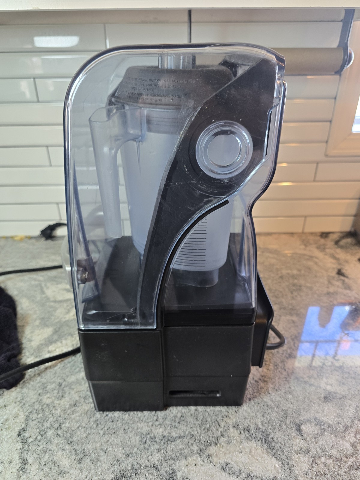 Vitamix The Quiet One Blender 48oz Polycarbonate Jar item 036019 ABAB READ