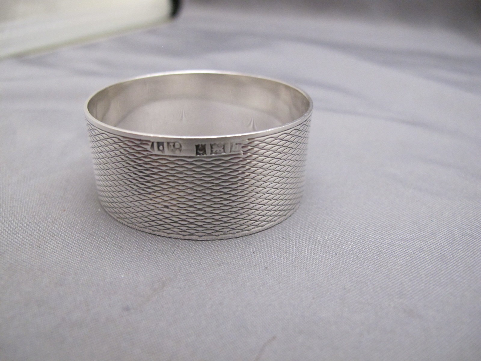 Good ENGLISH Engine Turned Sterling NAPKIN RING-NO MONO-L Ltd, Birmingham 1957-8