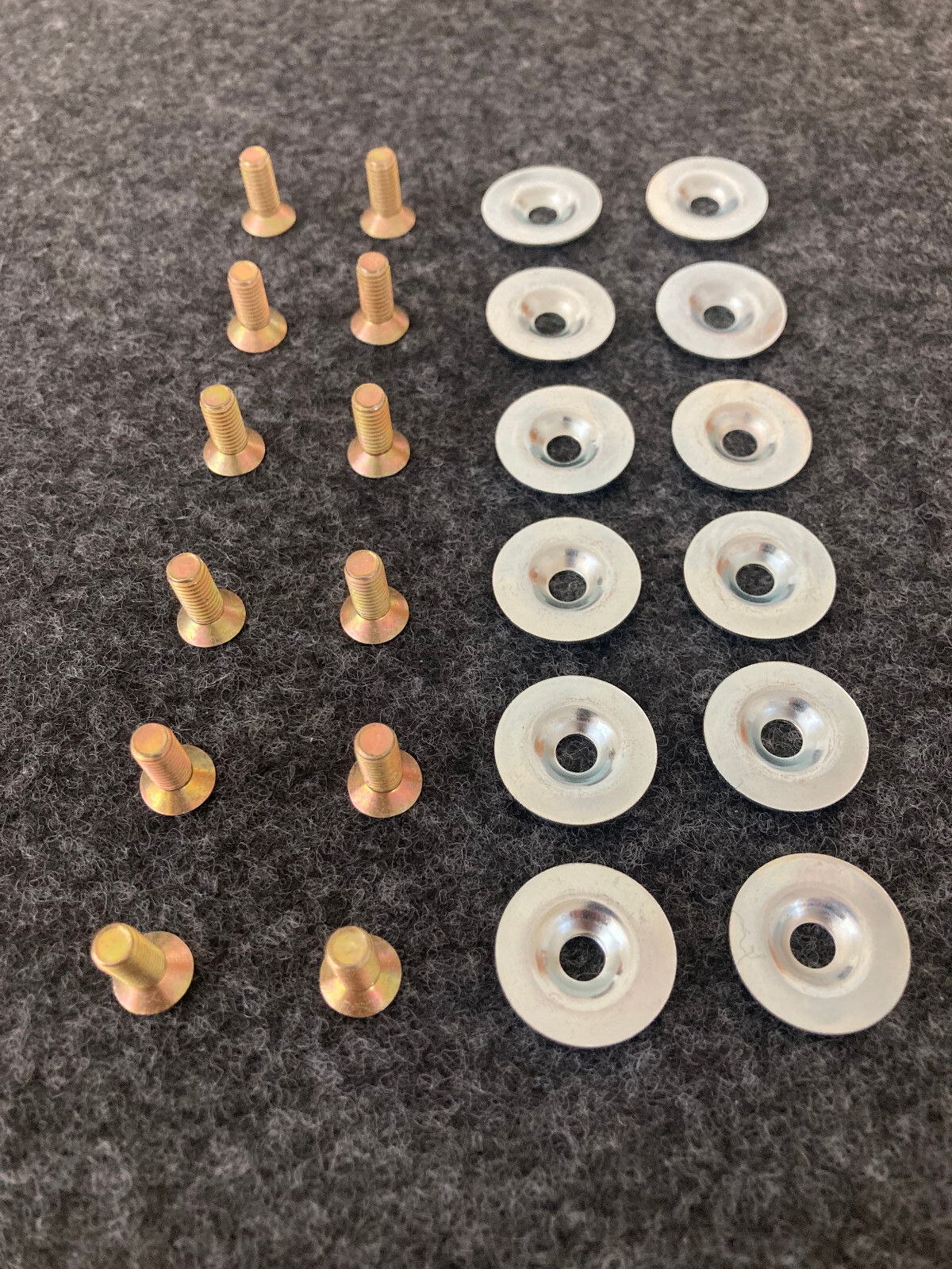 APC SMART UPS SCREWS & WASHERS FOR MOUNTING BRACKETS & RAILS TO SQUARE HOLE RACK