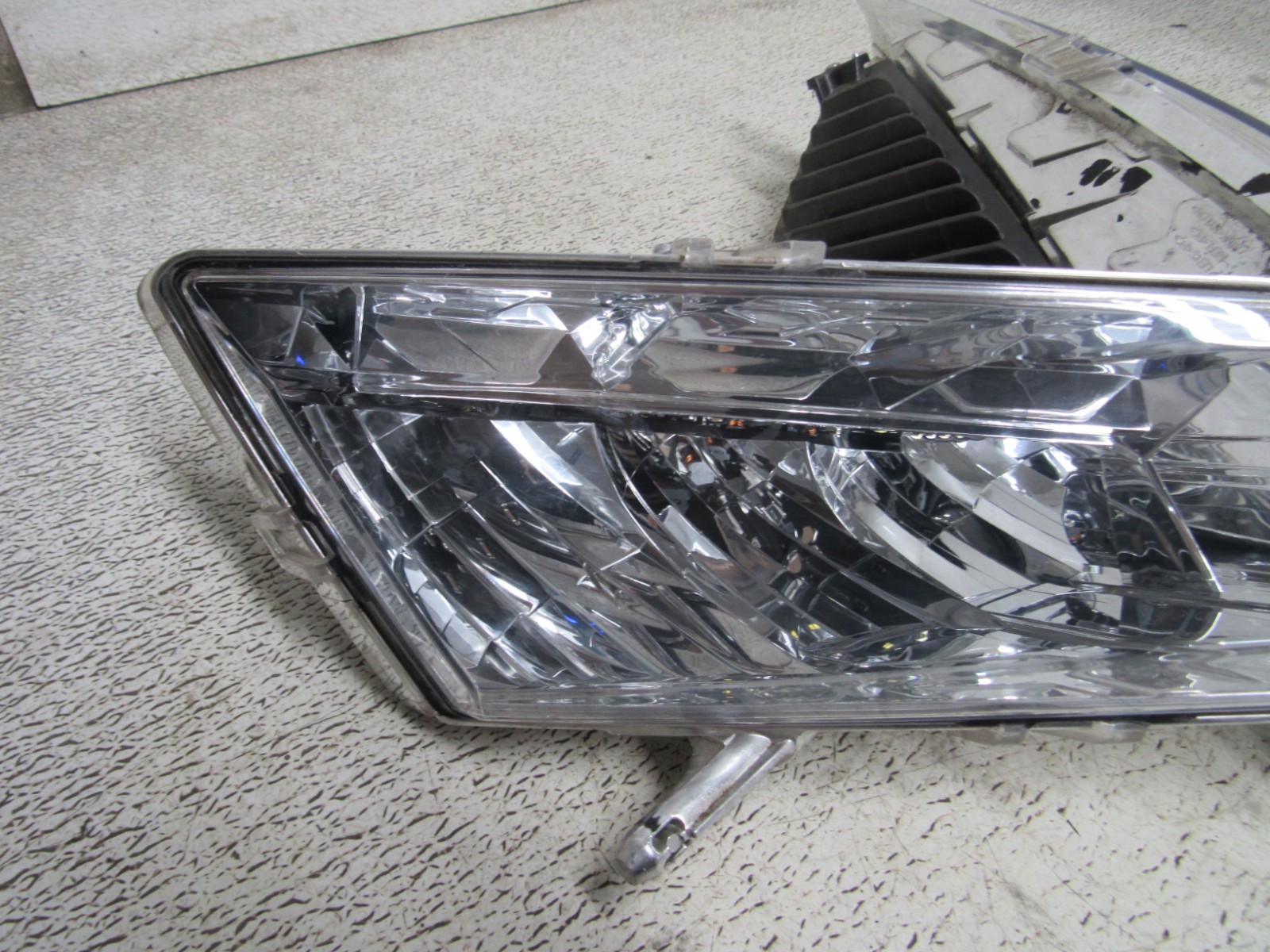 21 POLARIS RMK PRO 850 AXYS KHAOS HEADLIGHT HEAD LIGHT LAMP STOCK OEM #0097