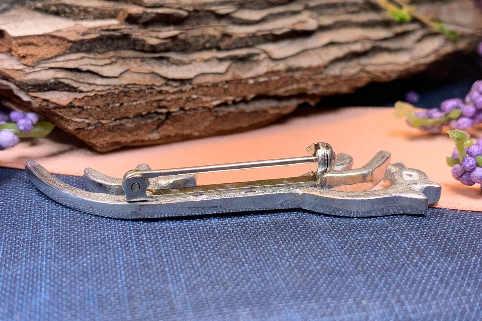 NEW PEWTER Celtic Uffington White Horse Brooch Pagan Horse Goddess Epona Pin