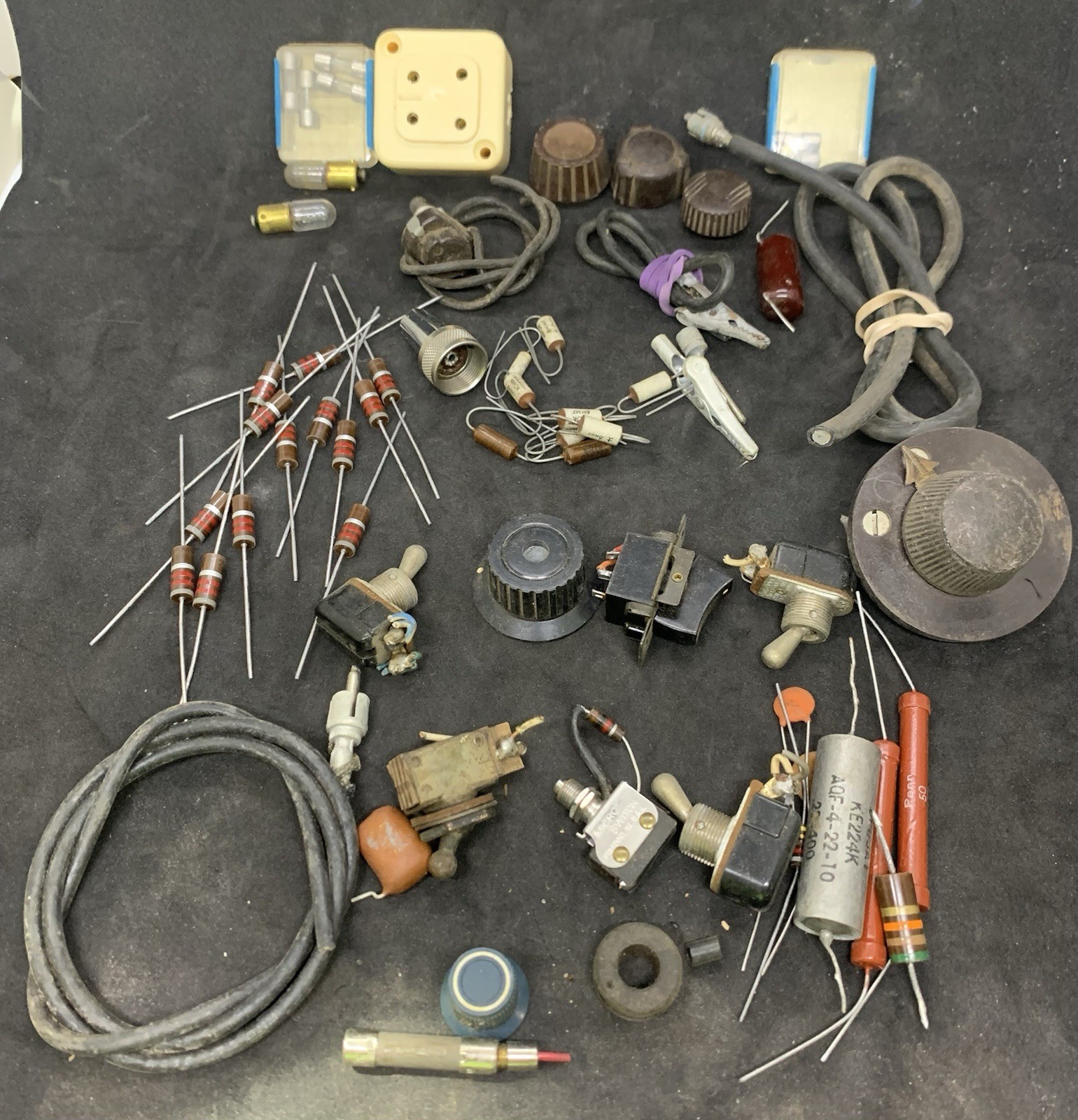 Misc. Radio and Electrical Parts * FROM HAM / ANTIQUE RADIO ESTATE * (A211)
