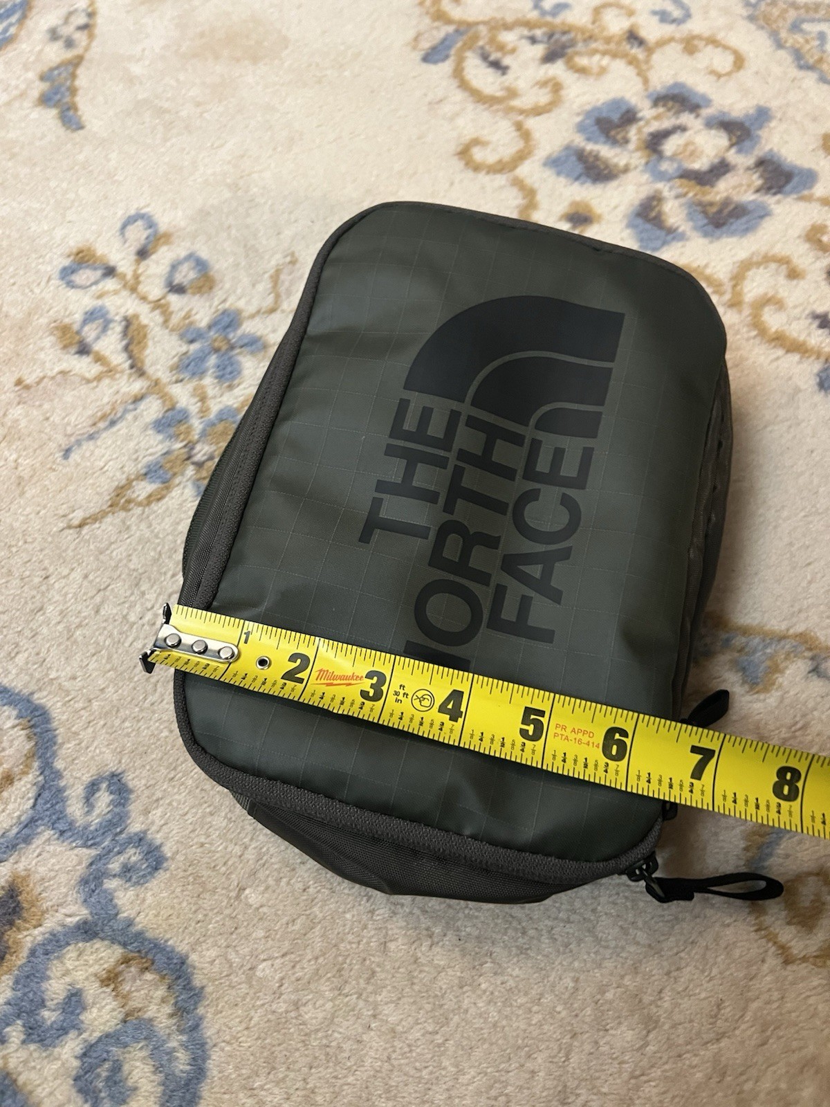 RARE Green The North Face Base Camp Voyager Unisex Toiletry Kit Bag Travel Hike