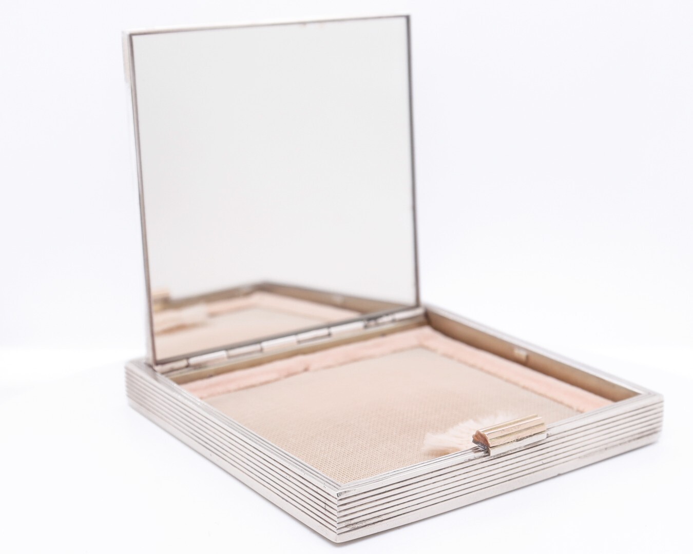 Machine Age David Sutton & Sons English Sterling Silver Engine Turned Compact