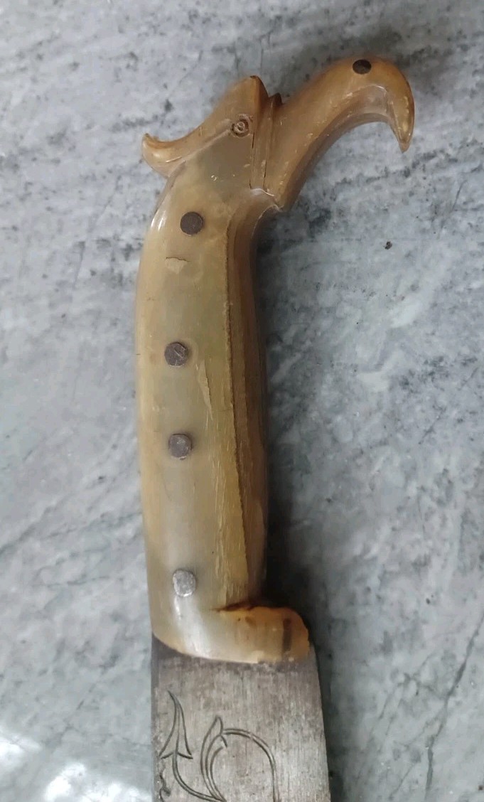 Antique Spanish Guerrero de la Costa short sword with scabbard