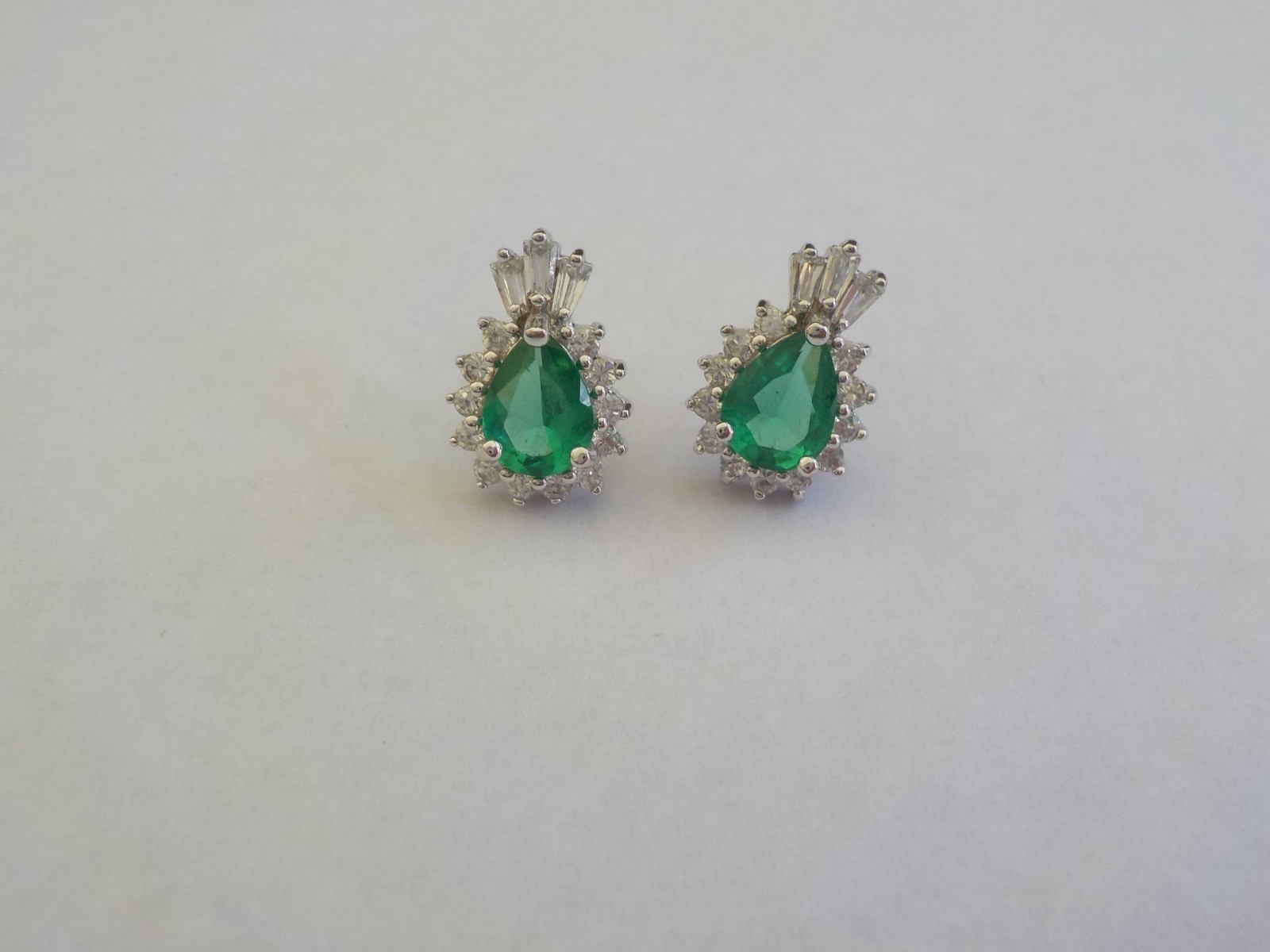 Earrings Pierced Post 5 Pair Glass Plastic Blue Green Pink Peach Sparkle Prong