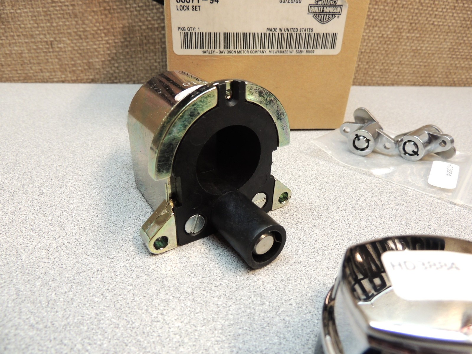 NOS Genuine Harley '94-00 Road King & '02 FLHRSE Complete Bike Keyed Lockset OEM