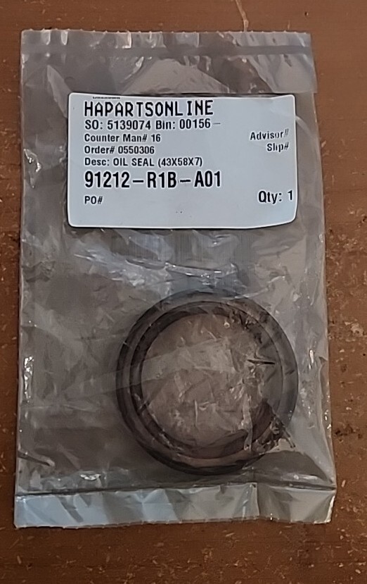 Honda Genuine OEM Front Timing Cover Main Crankshaft Seal CIVIC ACCORD RSX NEW