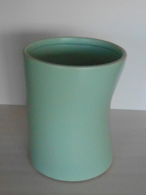 UMBRA CERAMIC SEA FOAM GREEN UMBRELLA STAND MID-CENTURY MODERN STYLE 9.75" by 8"
