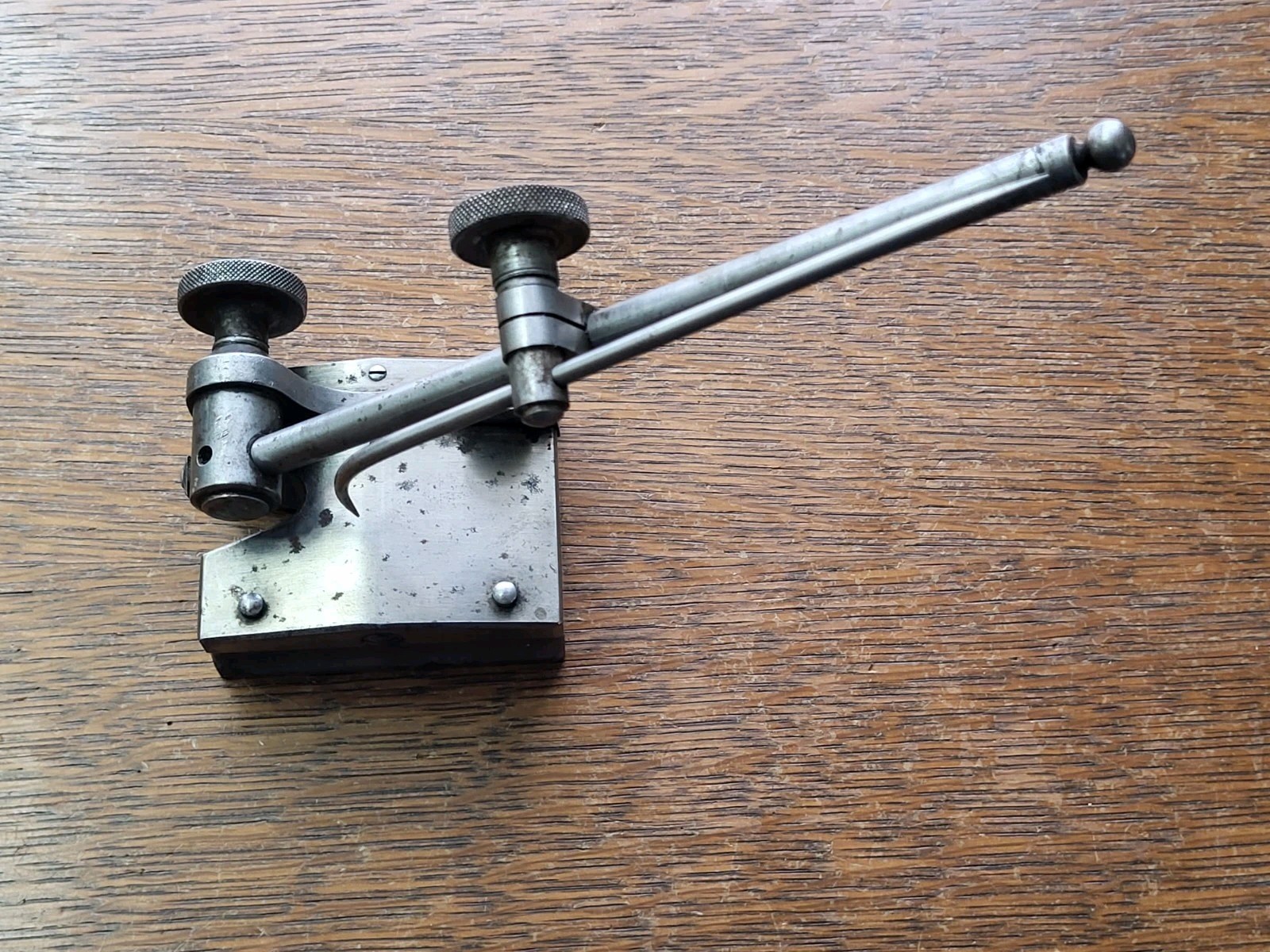 Starrett Universal Surface Gage (Marked on 7 1/2" Spindle) w/6" Scribe & Snug