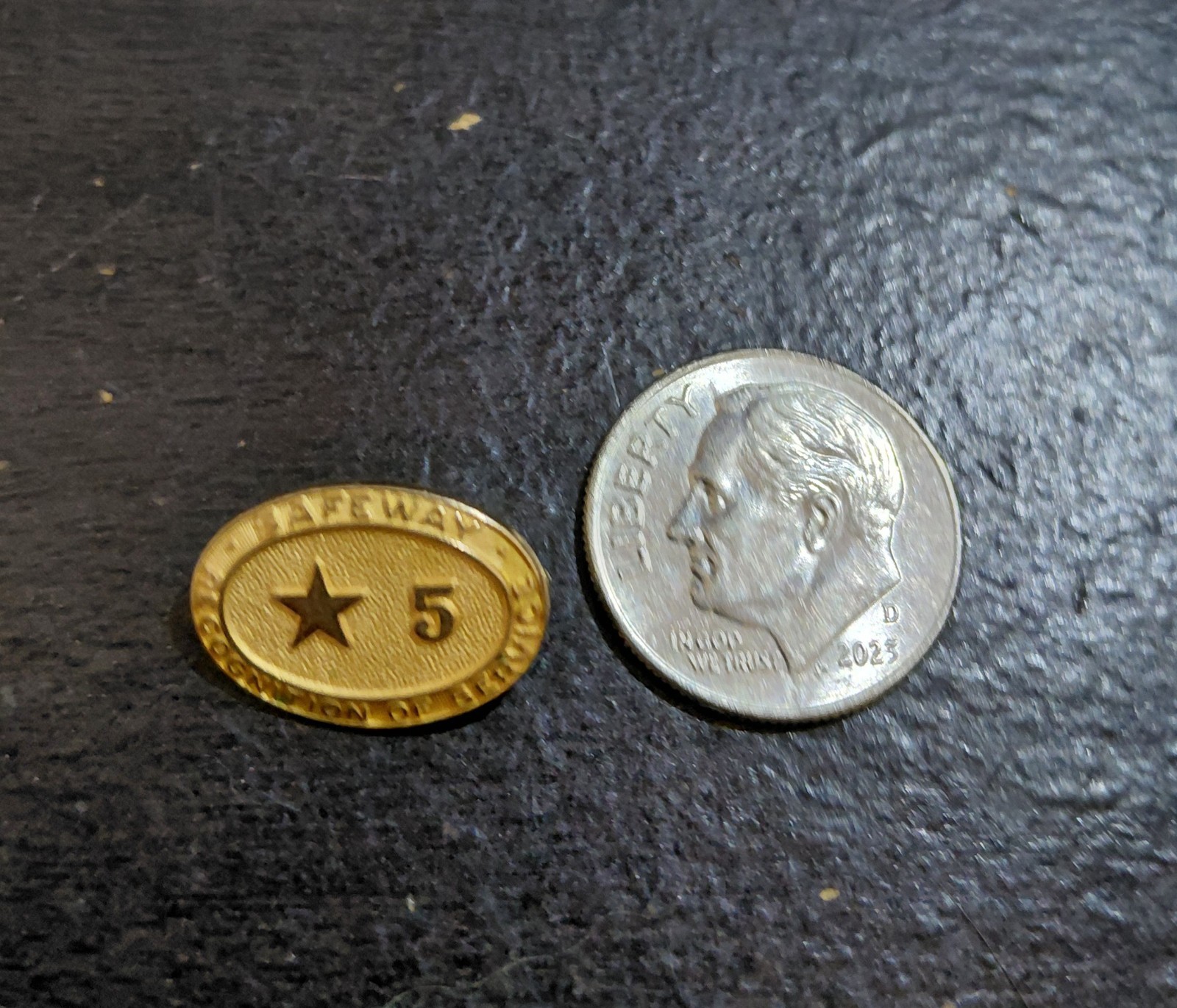 10k SAFEWAY 5 yr Service Pin 2.12g