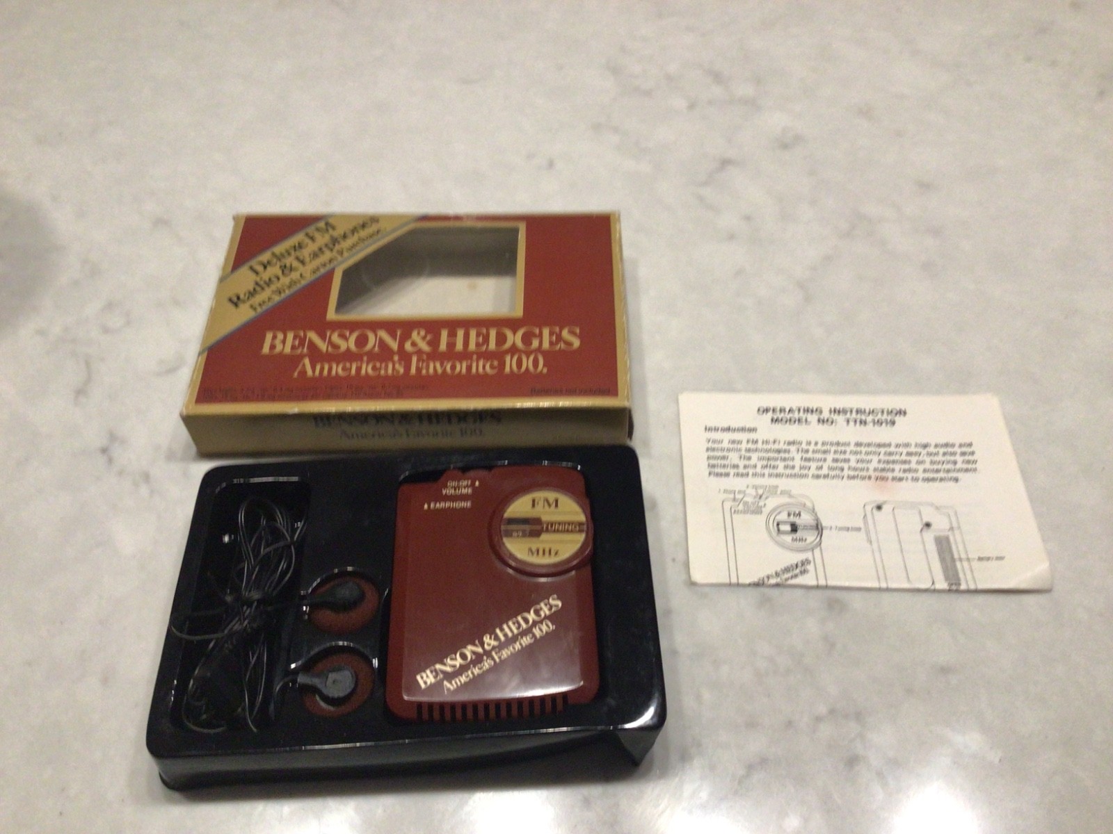 Benson & Hedges Deluxe FM Transistor Radio NOS in Original Box