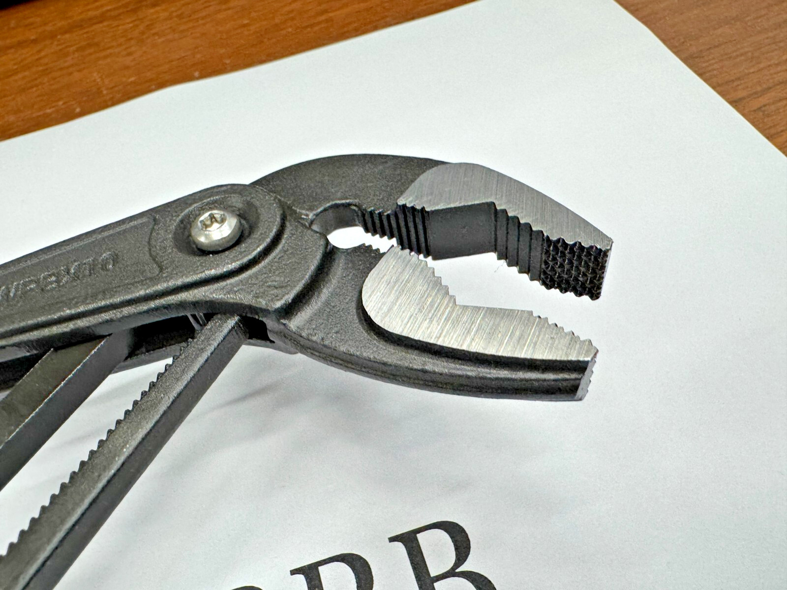 Snap-on Tools RARE NEW ADJUSTABLE FINE TOOTH Soft Grip Water Pump Pliers AWPBX10