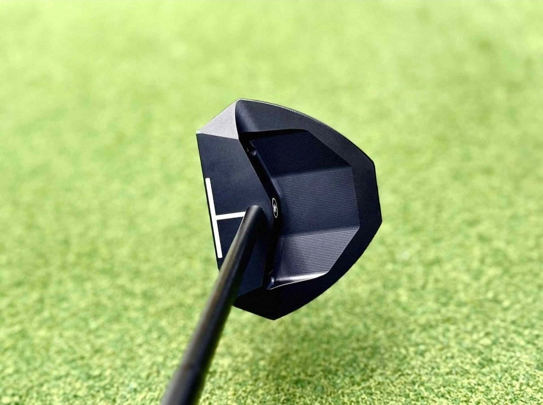 LAB Golf OZ.1 Black 35 inch Right-Handed Putter with Cover