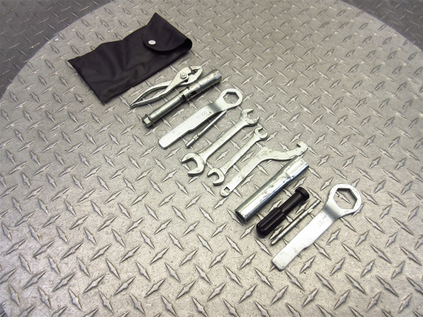 2008 07-09 Kawasaki KLE650 LE650A Versys OEM Tools Tool Bag Pouch Set Kit