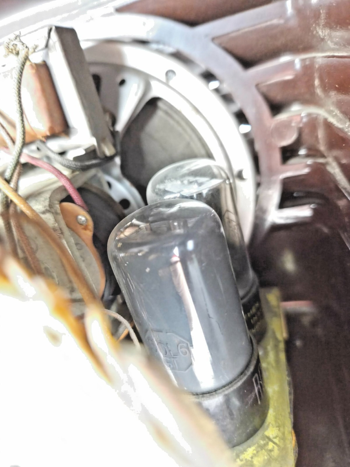 Vintage Emerson Model 330 Bakelite Tube Radio 1939 Art Deco AM Untested