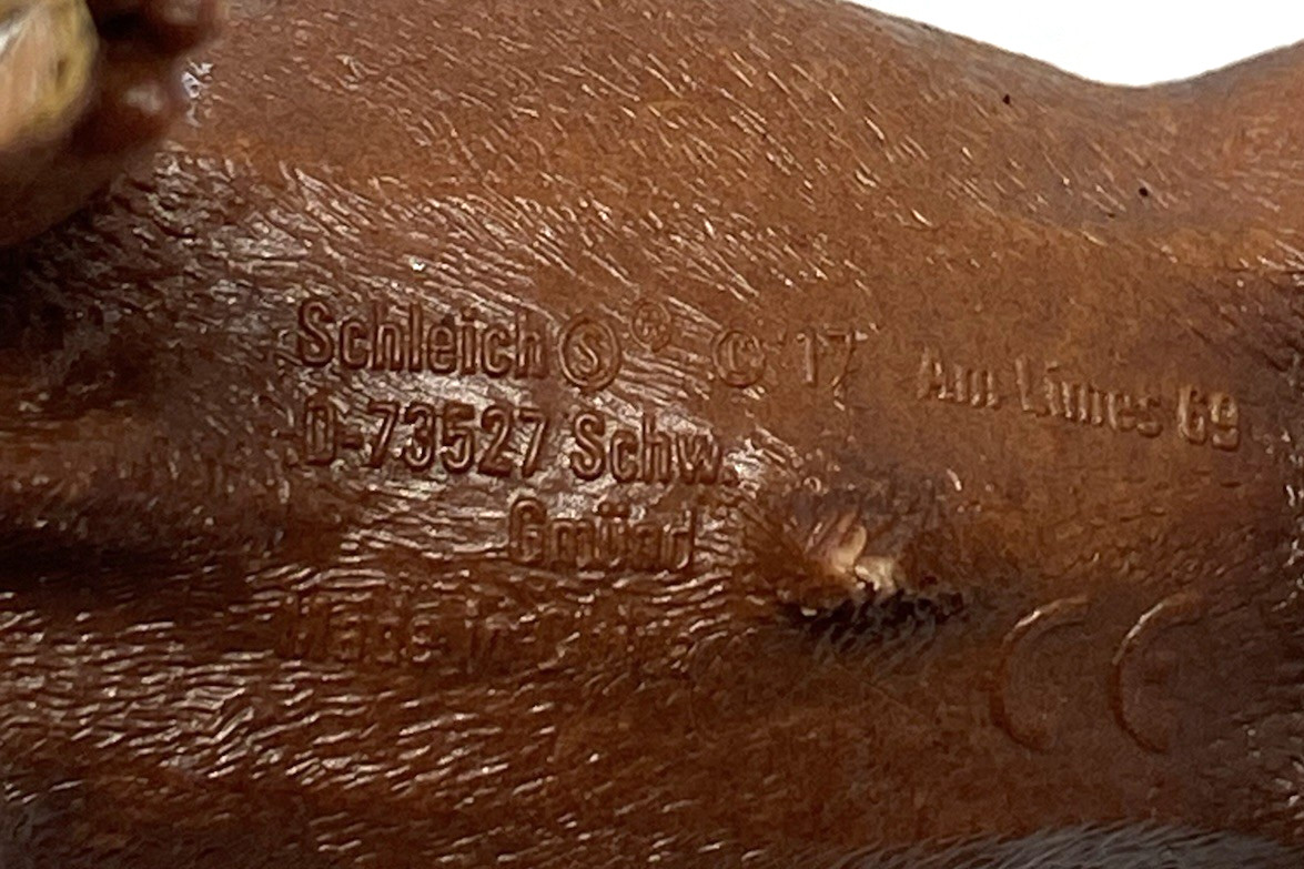 Schleich 2 Texas Longhorn Bulls, Horse & Cowboy Roping Figurines