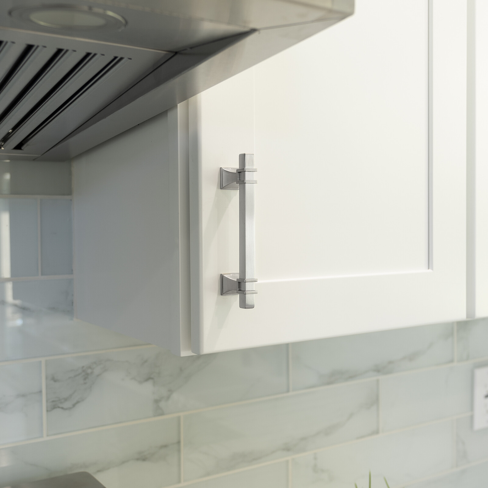 Brushed Nickel Traditional Kitchen Cabinet Handles Pulls Knobs Stainless Steel