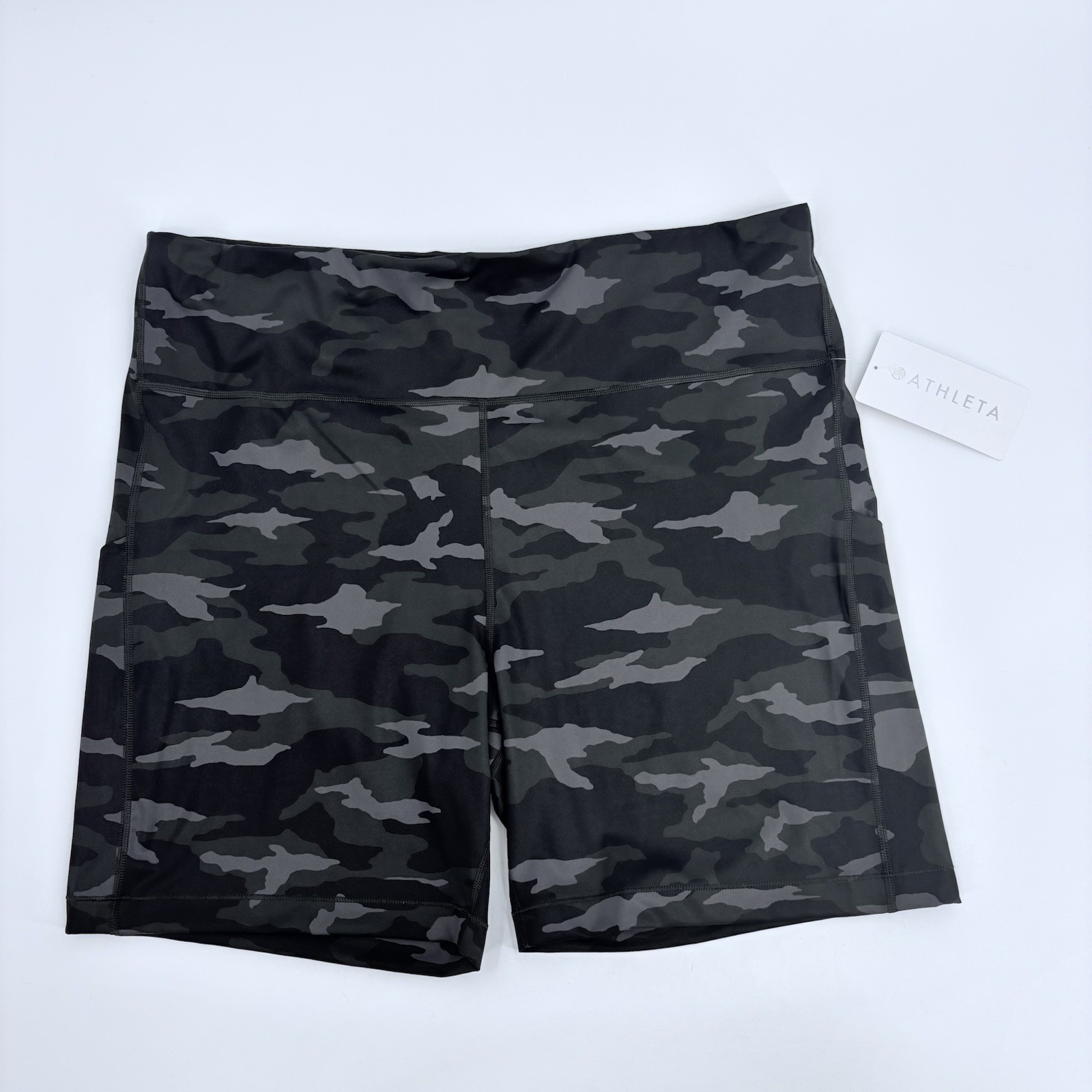 Athleta Utimate Stash Pocket Camo 7 Shorts Womens 3X Athletic Workout Gym Summer