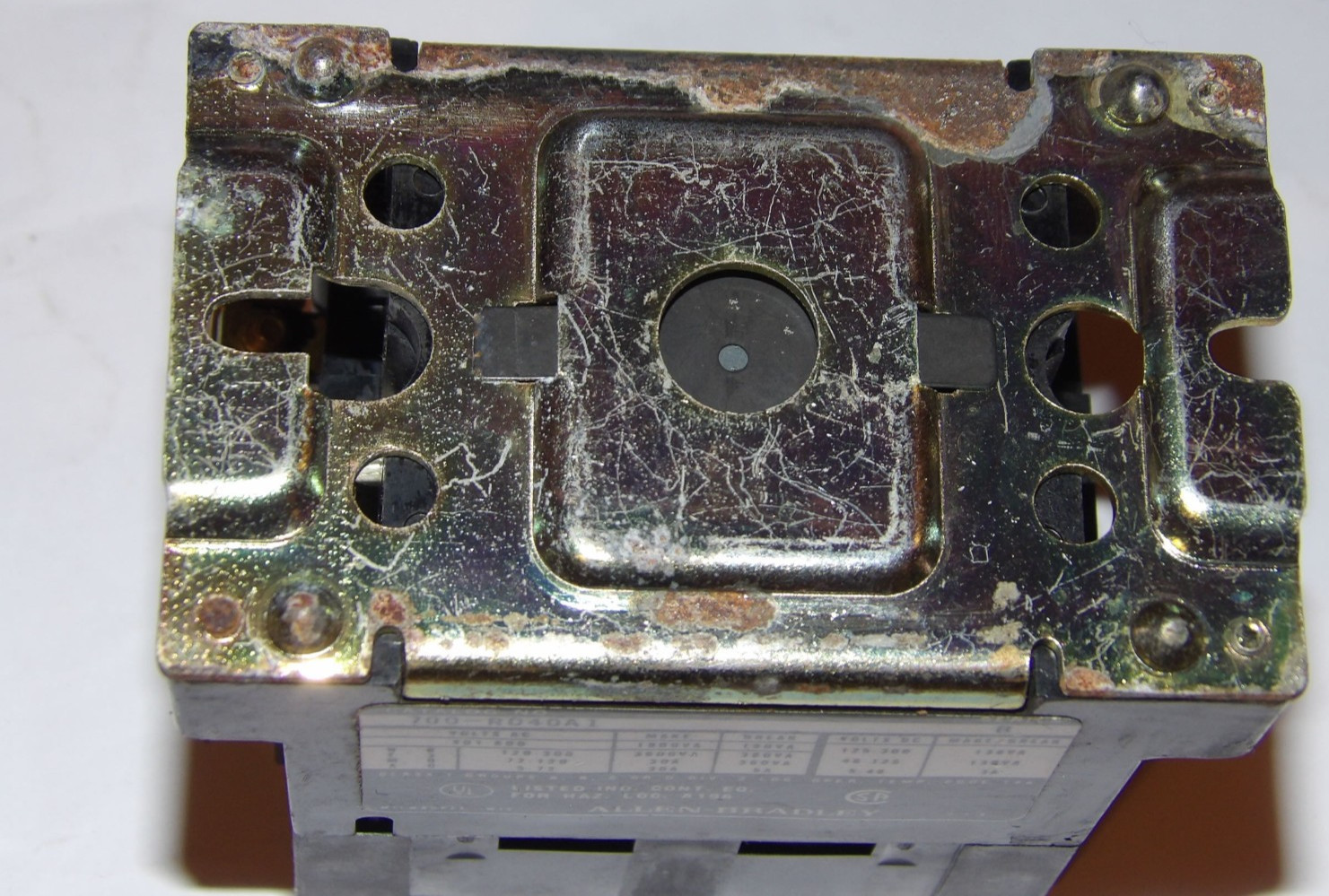 NEW ALLEN-BRADLEY 700-R040A1 INDUSTRIAL RELAY! NEMA SEALED SWITCH! 110-120V