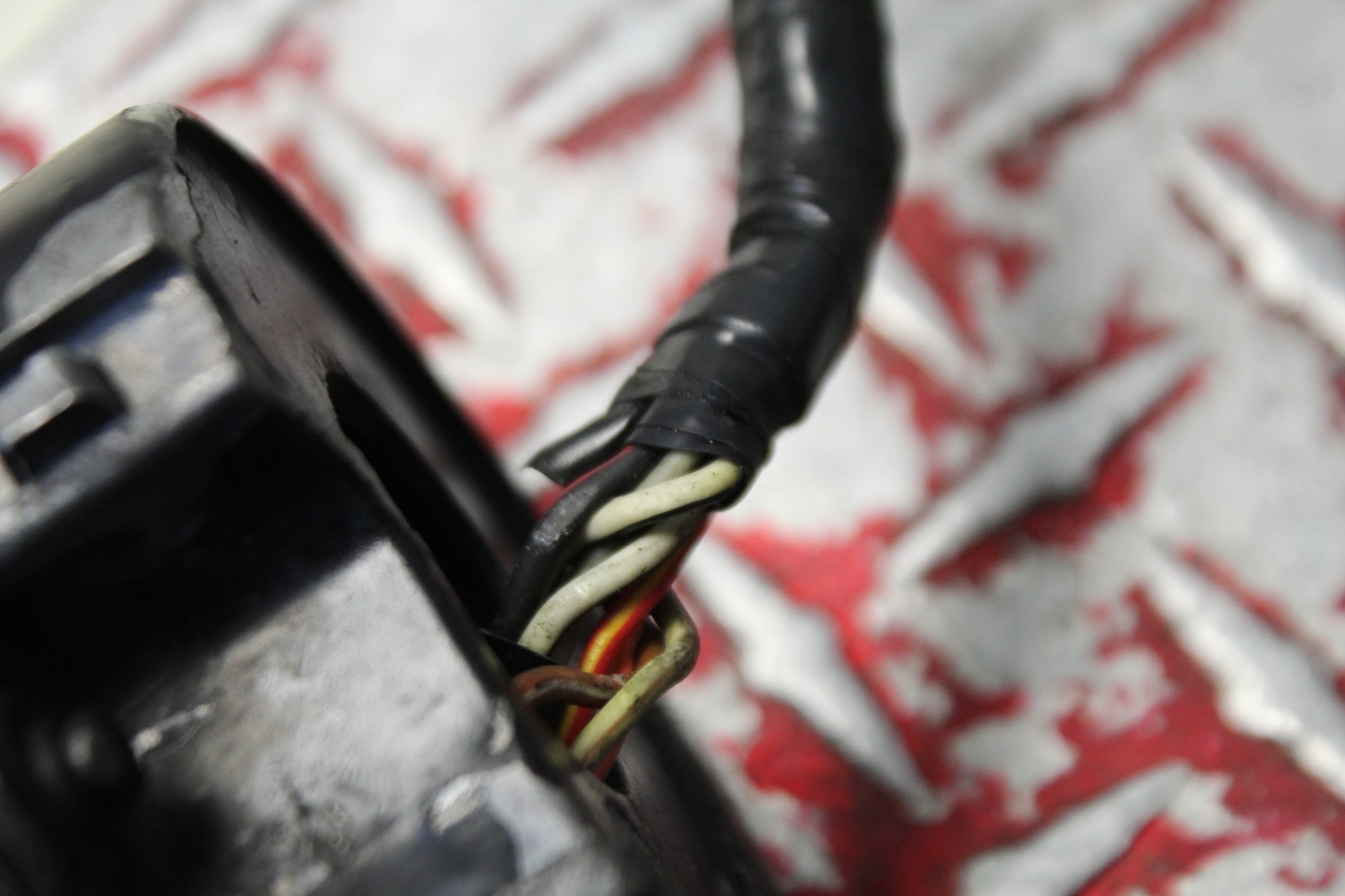 2010 HARLEY ELECTRA GLIDE OEM RIGHT CONTROL SWITCH SEE DESC 2008 - 2013 EG140