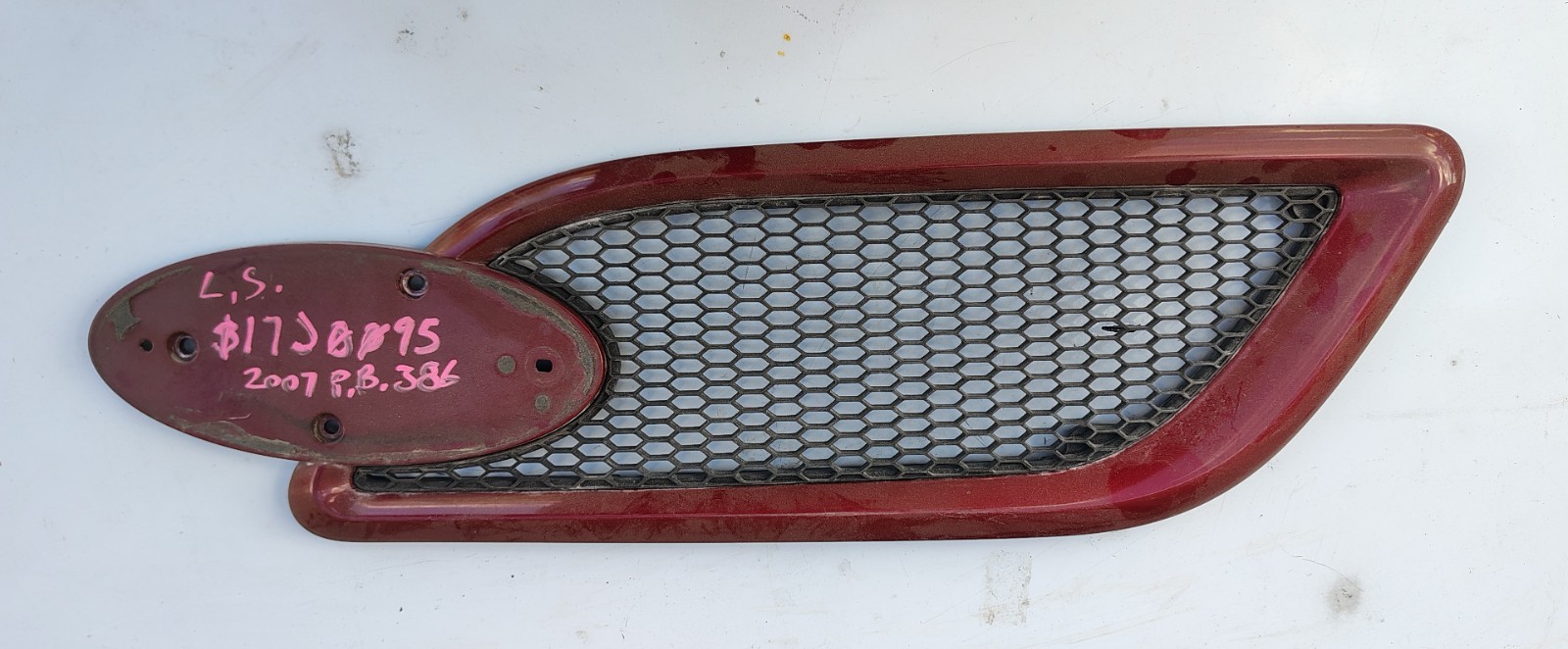 PETERBILT L18-6014 BEZEL-GRILLE AIR INTAKE LH TAG# 52964