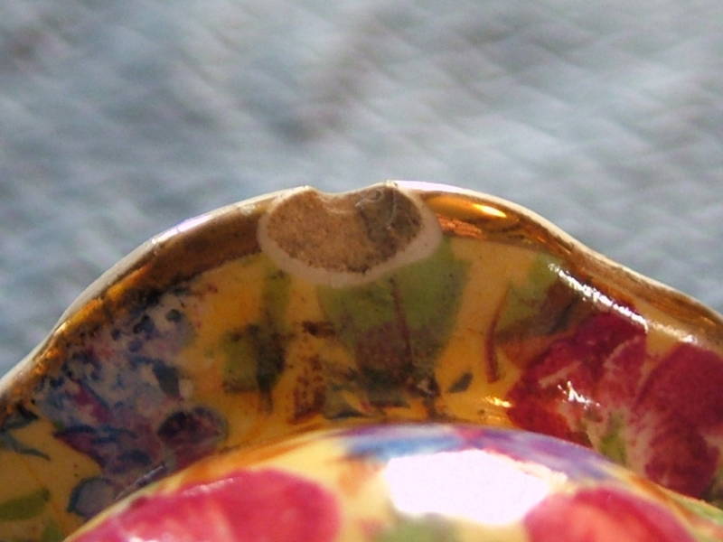 VINTAGE GRIMWADES HAND PAINTED SALT & PEPPER SHAKERS