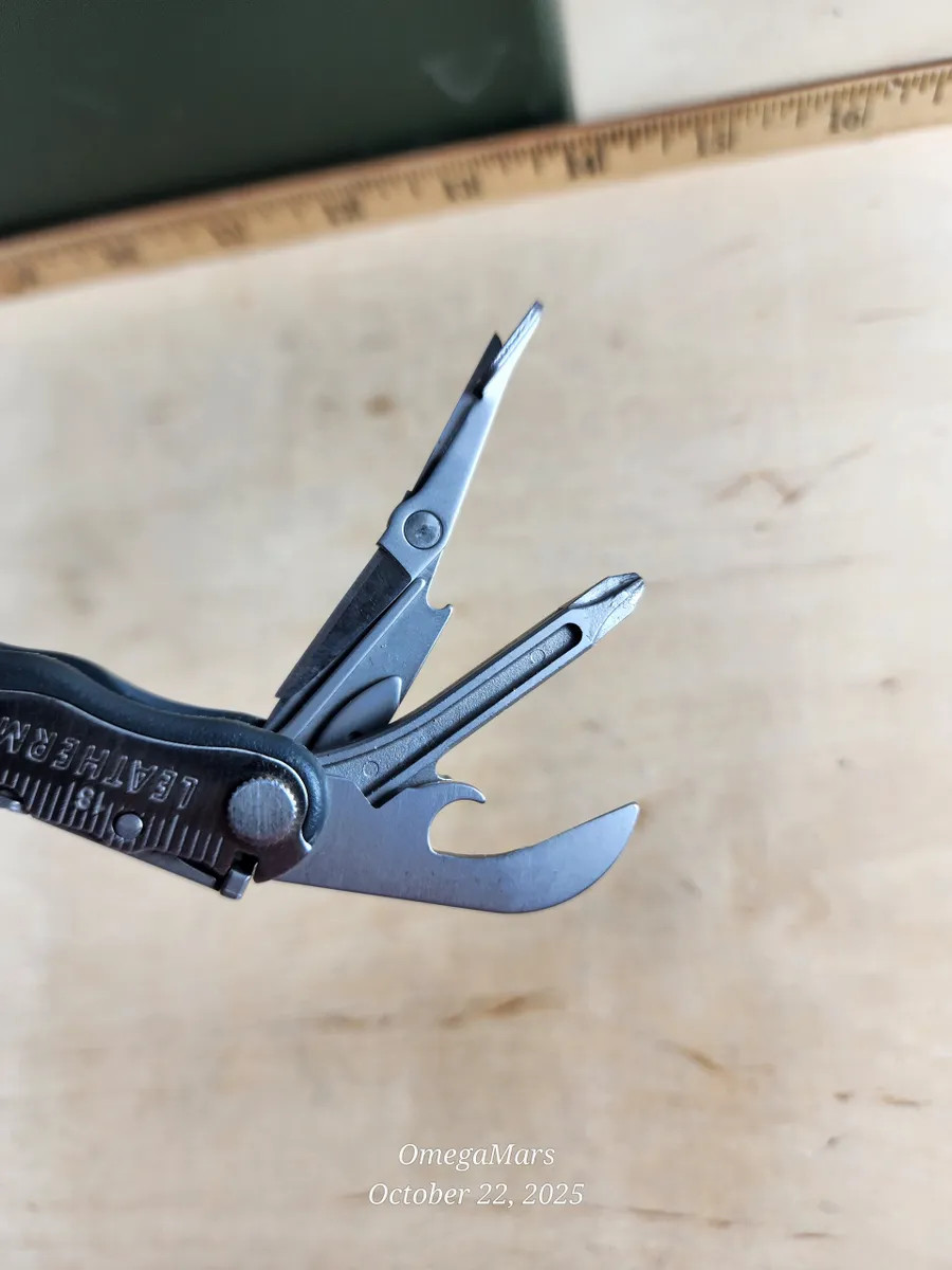 Leatherman Fuse #FU2 Discontinued, light usage, screwdriver chipped