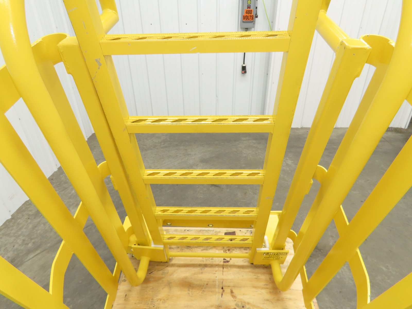 Industrial Mezzanine OSHA Ladder 7' Floor Height Cage Safety Steel Railing
