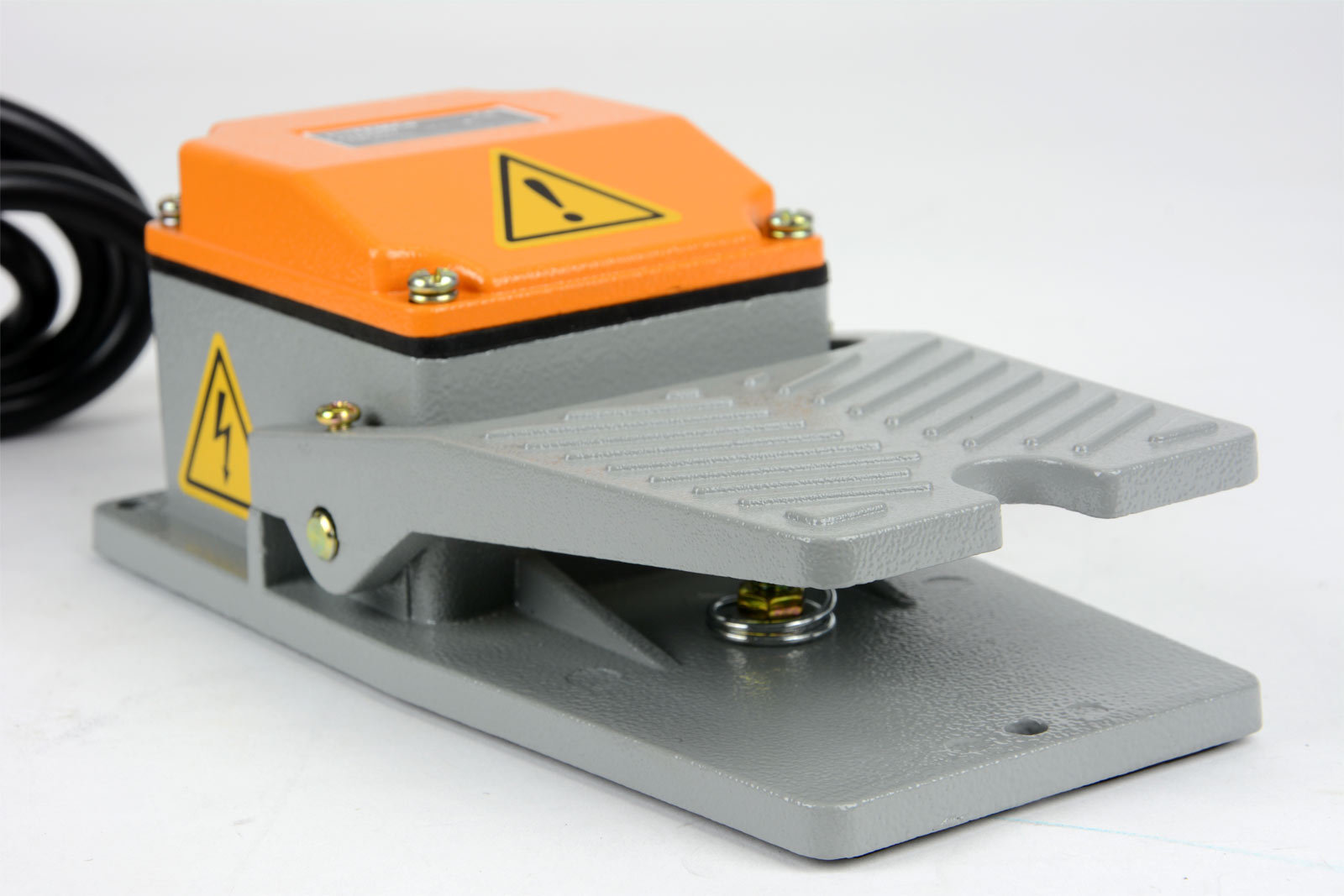 TEMCo Foot Switch Cast Aluminum 15A SPDT NO Electric Pedal Momentary 10ft Plug