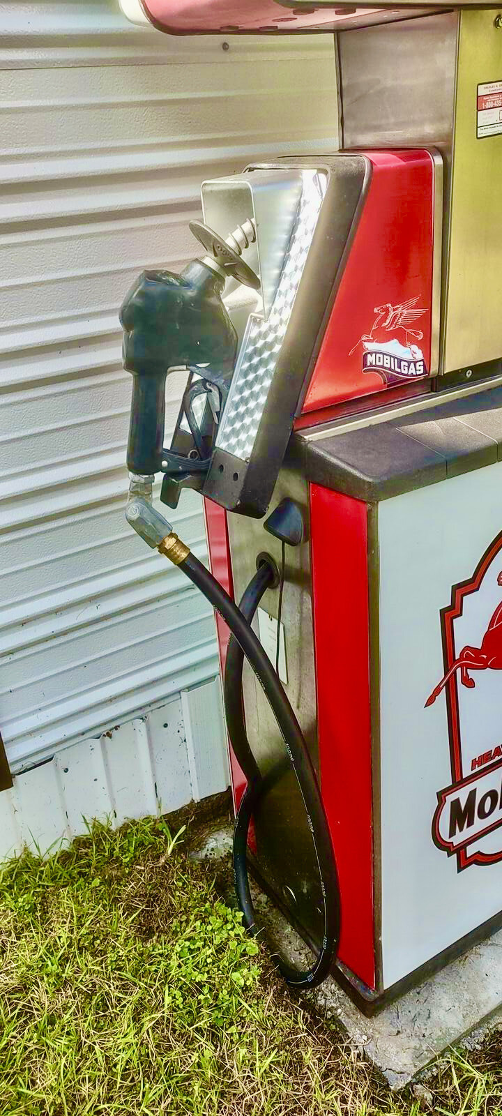 GAS PUMP HOSE 8 FOOT X 3/4" BRASS ENDS DISPLAY HOSE FOR PUMP RESTORATION ONLY