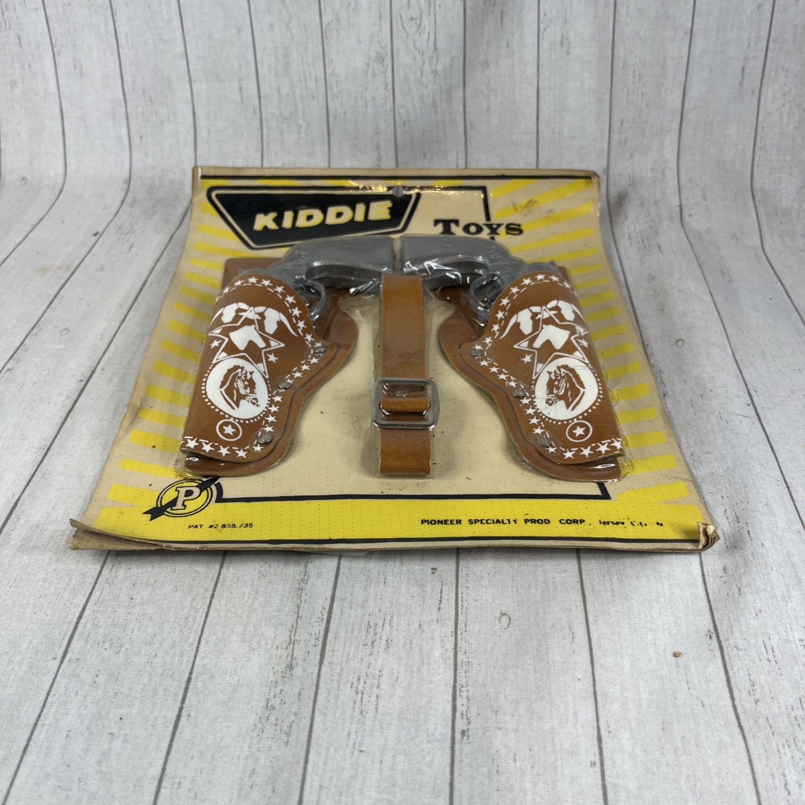 Pioneer Specialty Corp Kiddie Toys Plastic Toy Cowboy Pistol & Holster Set READ