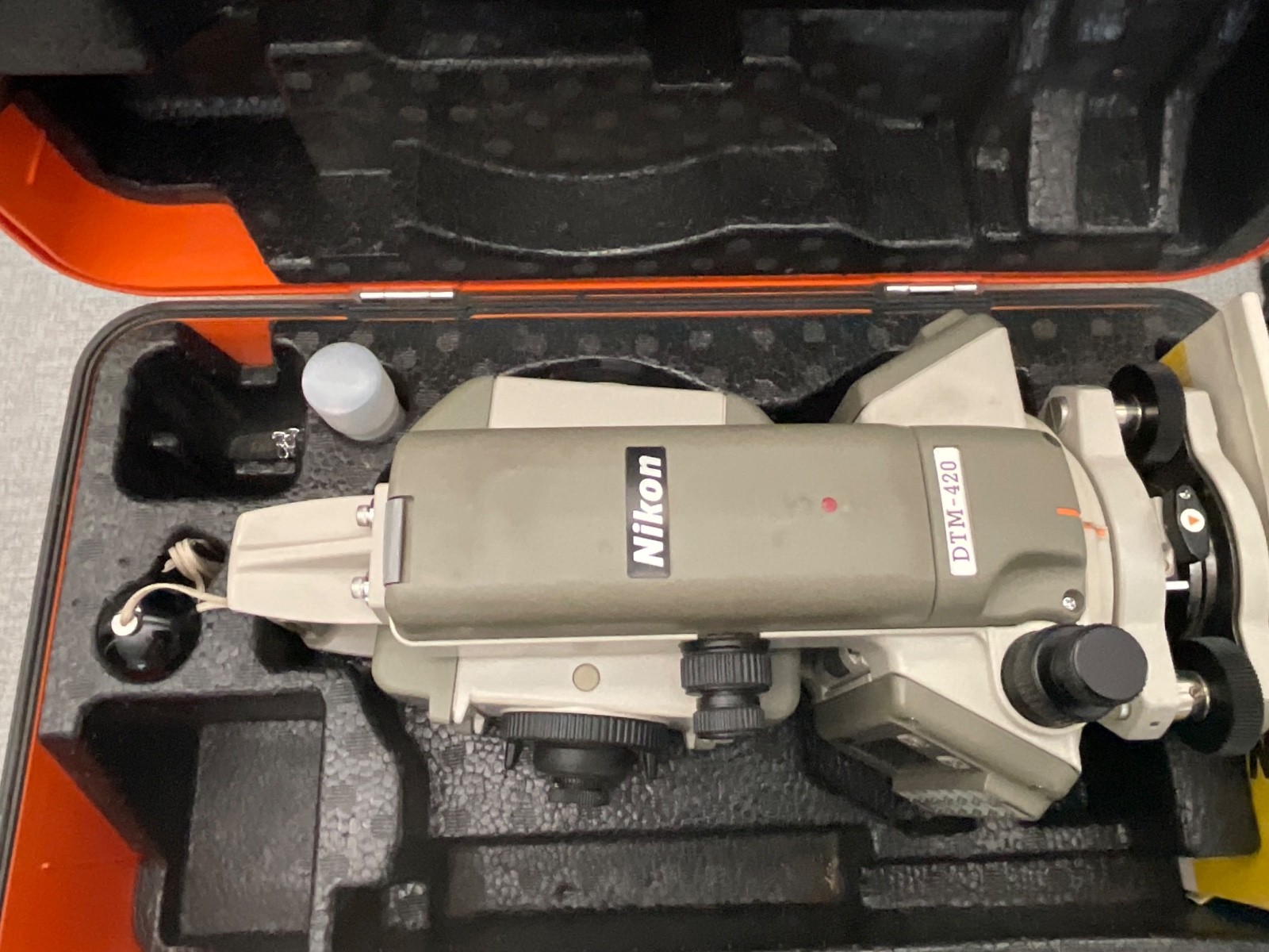 Nikon DTM-420 Surveying Total Station 2 Battery, charger + Case