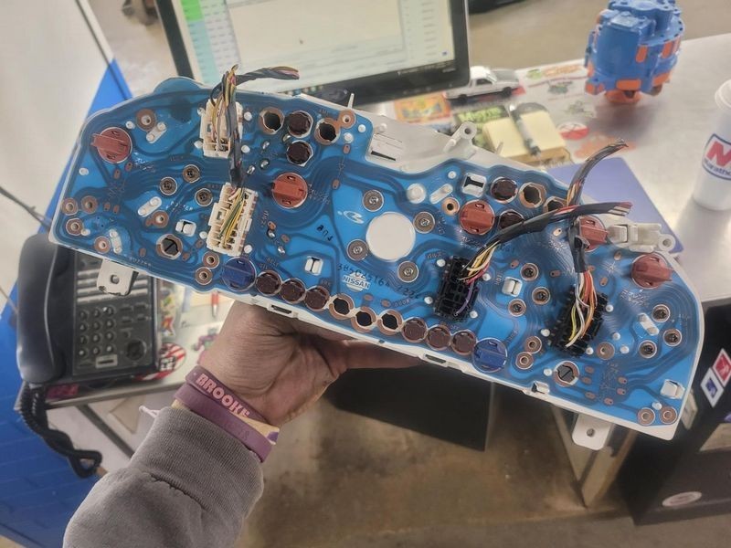 1994-1997 Nissan Pickup Instrument Cluster Head Speedometer Tachometer OEM Unit