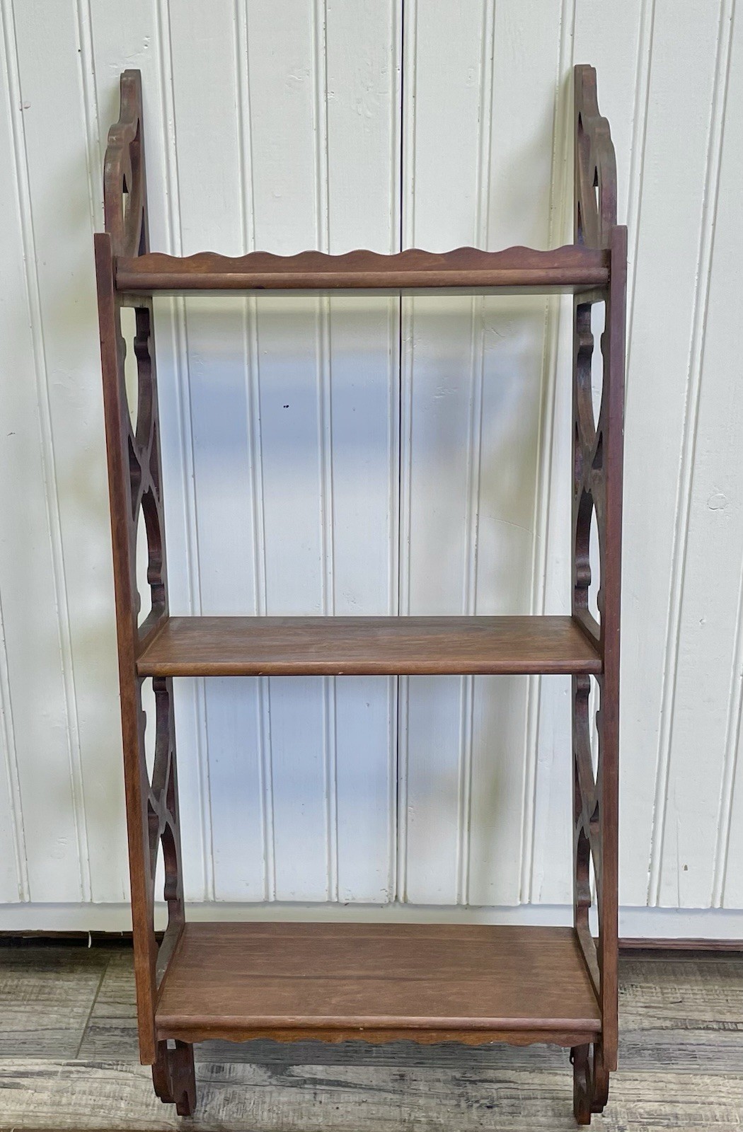 ANTIQUE? ENGLISH EDWARDIAN CARVED MAHOGANY HANGING ETAGERE WALL SHELF! LOVELY!